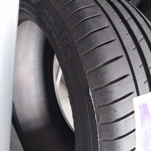 225/45R17 Apollo Tyre (India)
