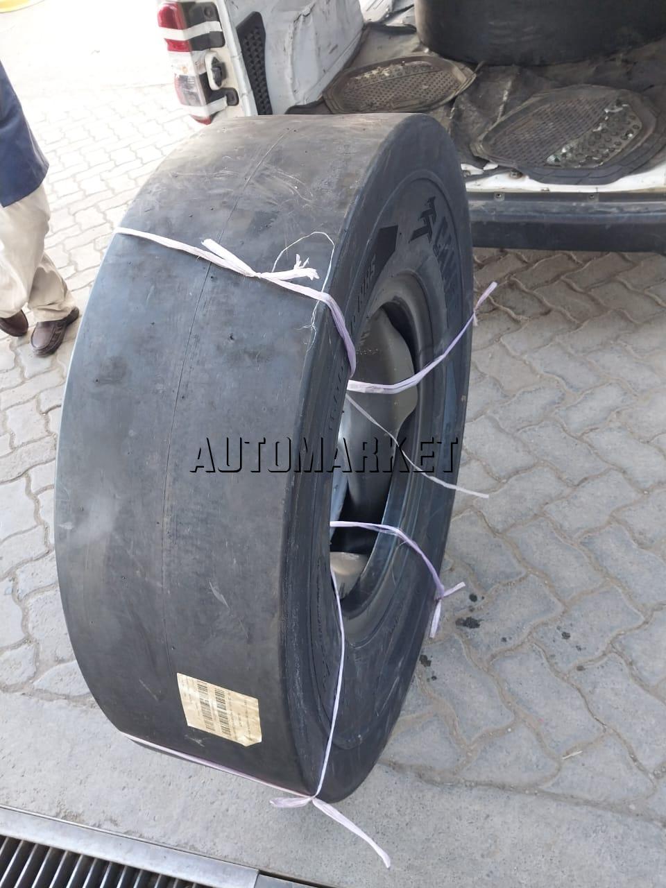 11.00-20 Camso 16 Ply Smooth Industrial Tyre from Sri Lanka