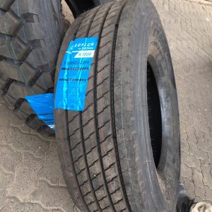 315/80R22.5 Kunlun Highway / Steering Truck Tyre from China