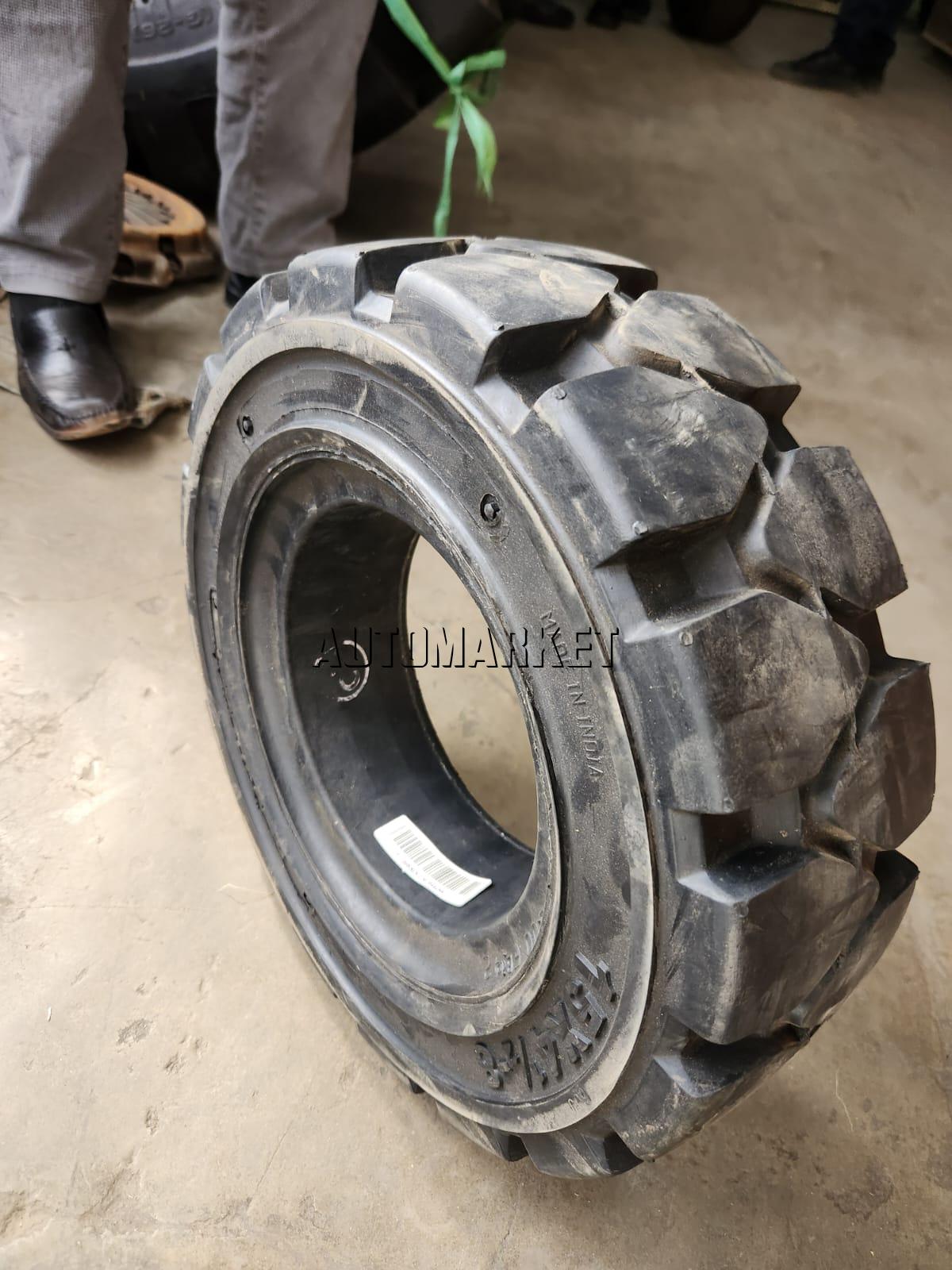 15×4½-8 Blackhawk Solid Forklift Tyre