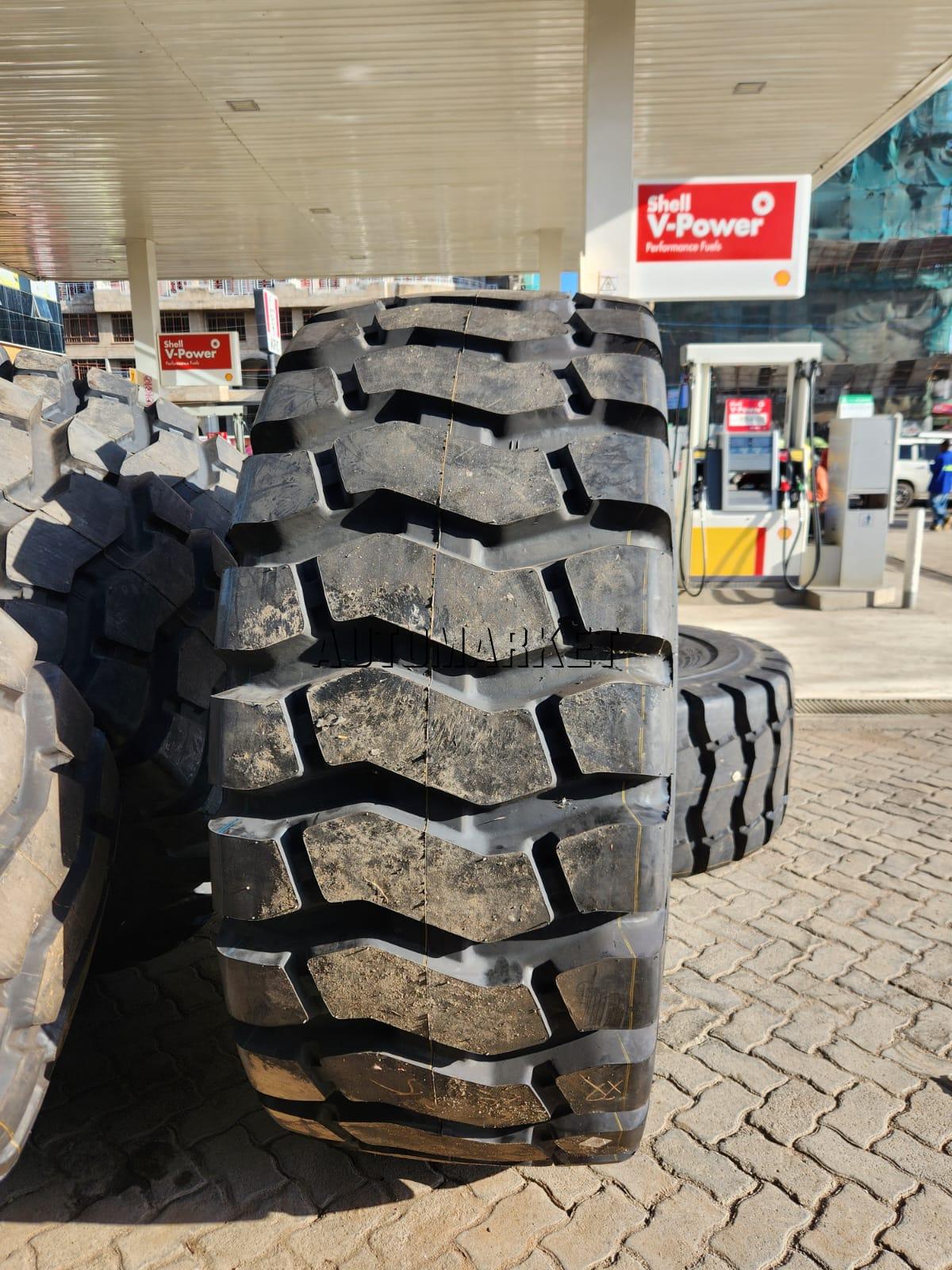 29.5R25 Roadhiker Dumax L3 Industrial Tyre from China