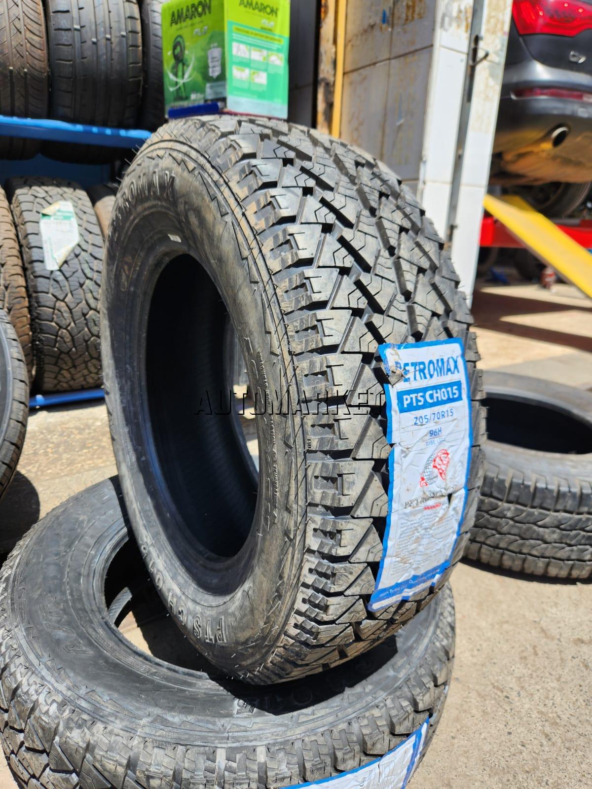 205/70R15 Petromax Passenger Tyre from China