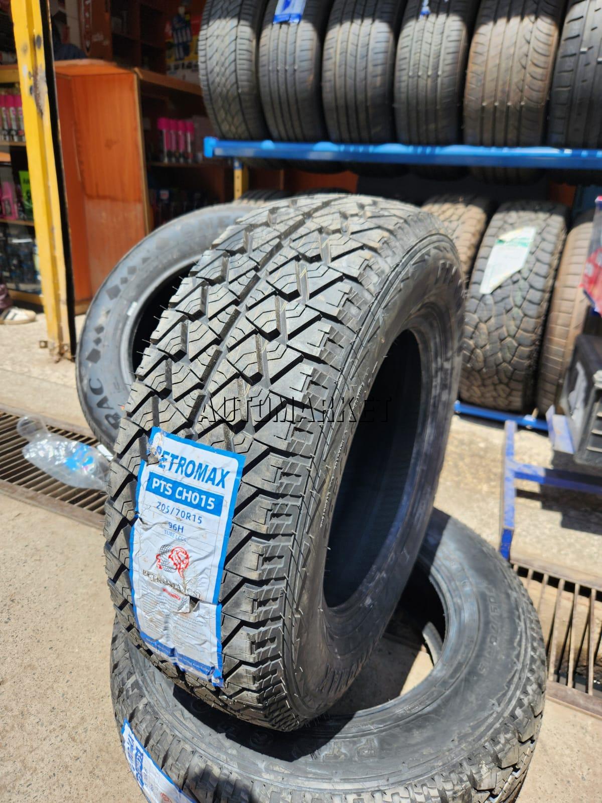 205/70R15 Petromax Passenger Tyre from China