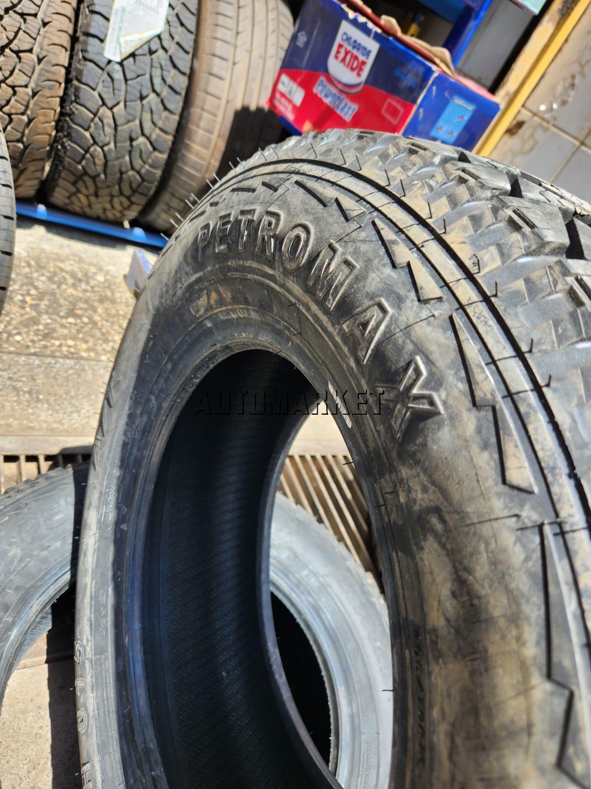 205/70R15 Petromax Passenger Tyre from China