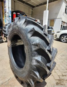 15.5/80-24 farm tractor tyre with durable tread pattern