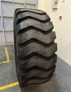 26.5-25 industrial OTR tyre with wide deep-lug tread design