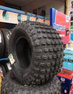 18×9.5-8 industrial tyre with compact tread design
