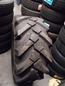 18-19.5 industrial OTR tyre with balanced tread pattern
