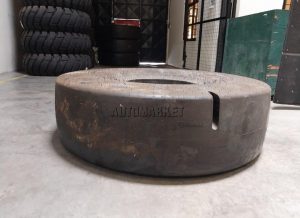 18.00-25 smooth industrial OTR tyre with flat tread surface
