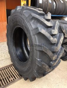 405/70-20 off-the-road tyre designed for mixed terrain use