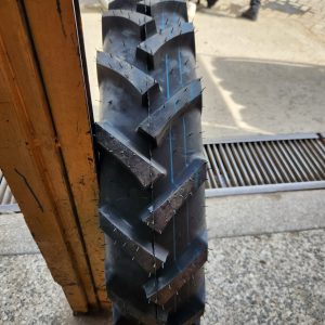 7.50-18 BKT Agricultural Tyre from India – 8 Ply Lug Pattern