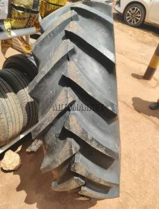 16.9-28 Apollo agricultural tractor tyre with deep tread lugs