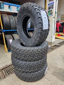 265/75R16 LT YUSTA light truck tyre tread pattern
