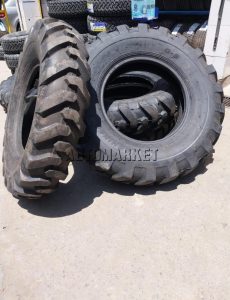 13.00-24 Roadhiker 16PR tubeless industrial tyre from China with grader traction tread for heavy construction equipment.
