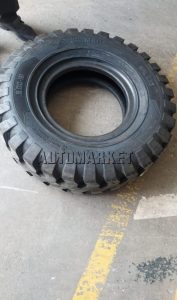 9.00-16 Camso industrial tyre from Sri Lanka with durable tread for loaders, tractors, and construction equipment.