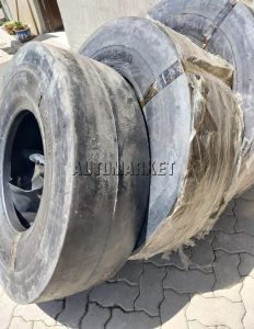 13/80-20 Roadhiker tube type industrial tyre from China with rugged tread for construction and loader equipment.