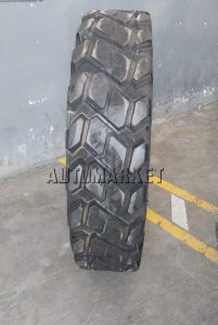 14.00-24 Camso industrial tyre from Sri Lanka with deep tread for construction loaders and road grading equipment.
