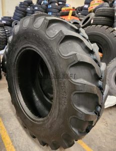 16.9-28 Armour 14 ply industrial tyre from China for tractors and backhoe loaders