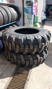 16.9-28 Rungold 16 ply industrial tyre from China for tractors and backhoe loaders