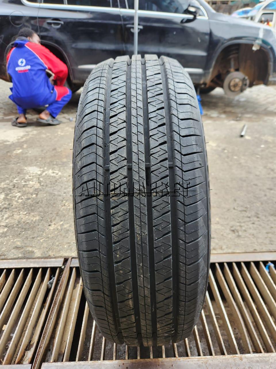 215/60R17 LionLord Passenger Car Tyre – China