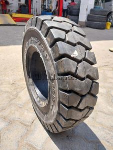 6.50-10 Maxam solid forklift tyre for warehouse and industrial material handling forklifts