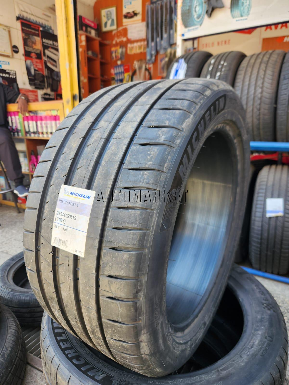 295/40ZR19 Michelin Passenger Tyre