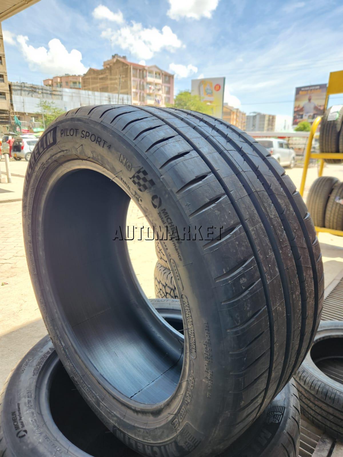 295/40ZR19 Michelin Passenger Tyre