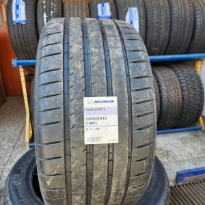 295/40ZR19 Michelin Passenger Tyre