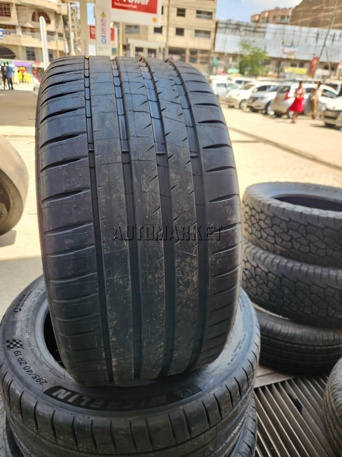 295/40ZR19 Michelin Passenger Tyre