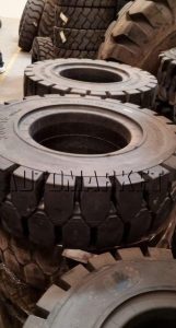 300-15 Roadhiker solid forklift tyre for warehouse and industrial material handling forklifts