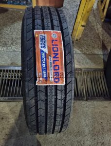 265/70R19.5 Lion Lord steering truck tyre from China