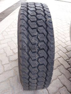 265/70R19.5 Liao Lun drive pattern truck tyre from China