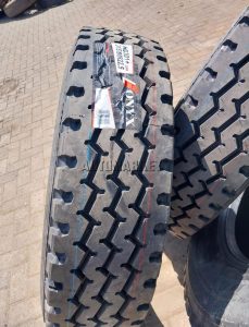 315/80R22.5 ONYX all position truck tyre from China