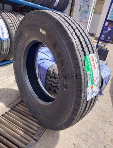 8.5R17.5 Doublestar truck tyre for medium commercial trucks