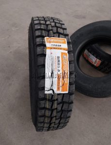 9.5R17.5 Steprising truck tyre for medium commercial trucks
