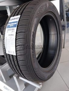 225/55R18 Kumho Vietnam passenger and SUV tyre for reliable road performance in Kenya