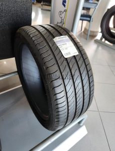 245/40R18 Michelin high performance passenger car tyre for sedans and sports cars in Kenya