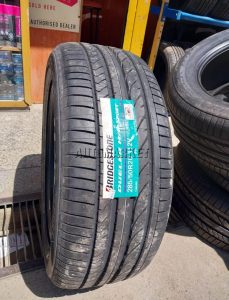285/50R20 Bridgestone Dueler SUV Tyre Kenya