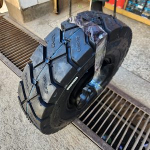 6.50-10 10PR Roadhiker Forklift Tyre (Tube Type) in Kenya