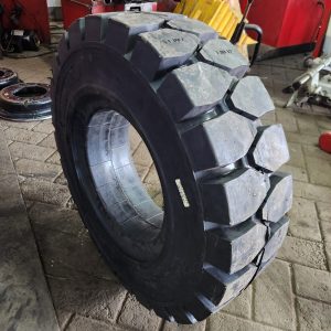 7.00-12 Roadhiker Solid Tyre in Kenya