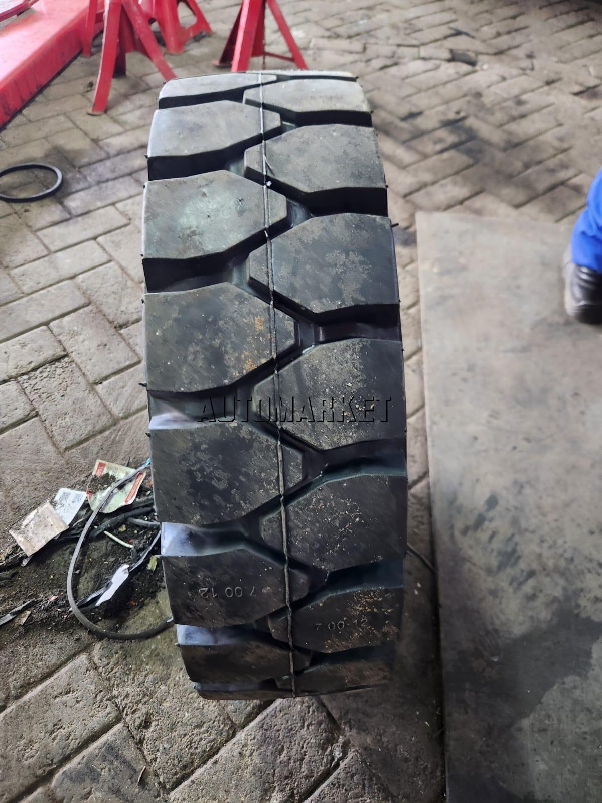 7.00-12 Roadhiker Solid Tyre in Kenya