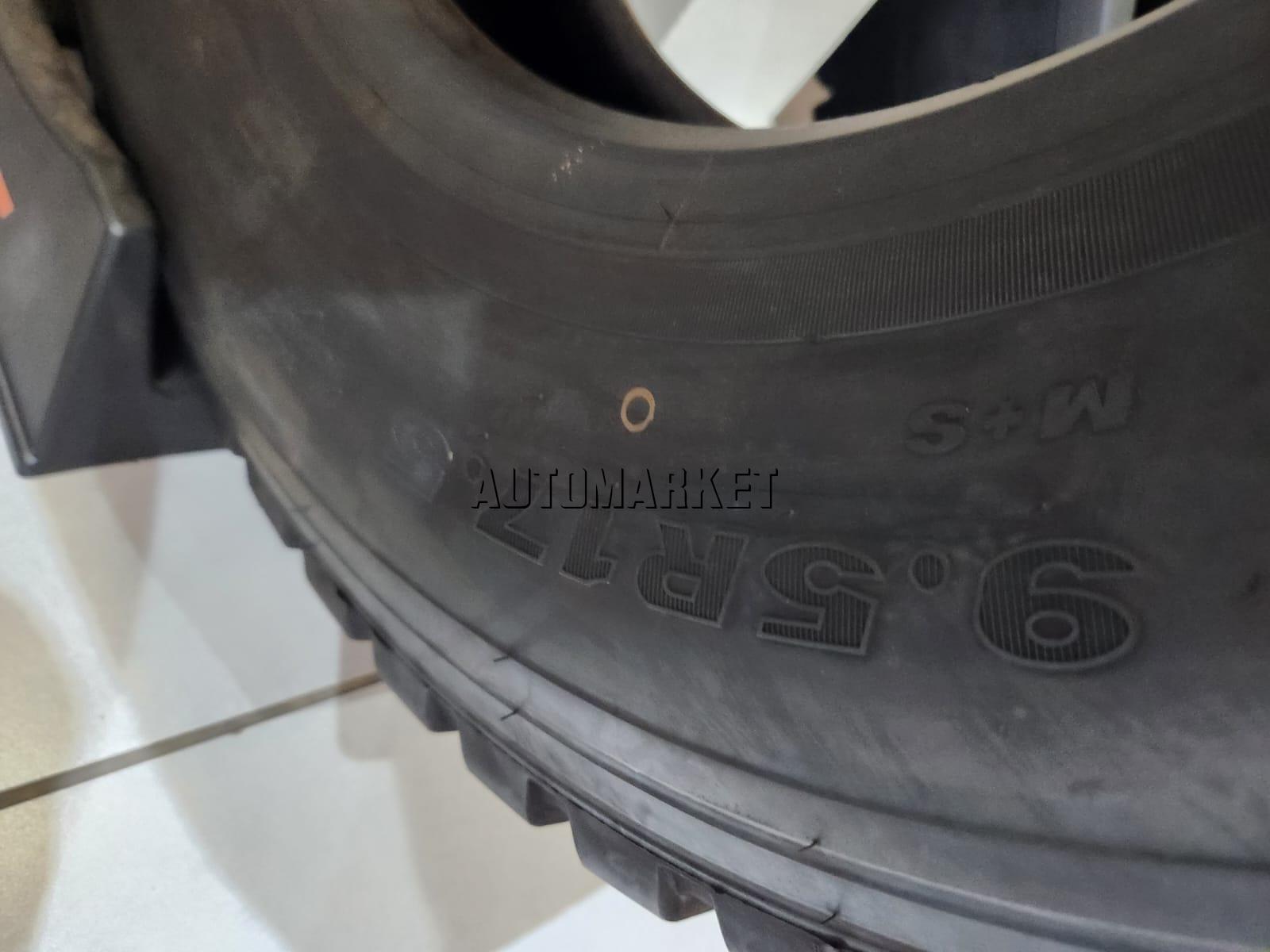 9.5R17.5 Maxxis UL387 Truck Tyre (Thailand) in Kenya