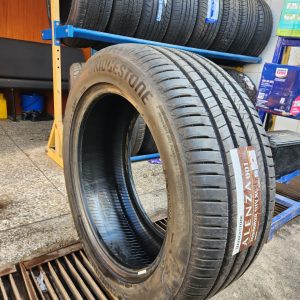 265/50R20 Bridgestone Alenza 001 SUV Tyre