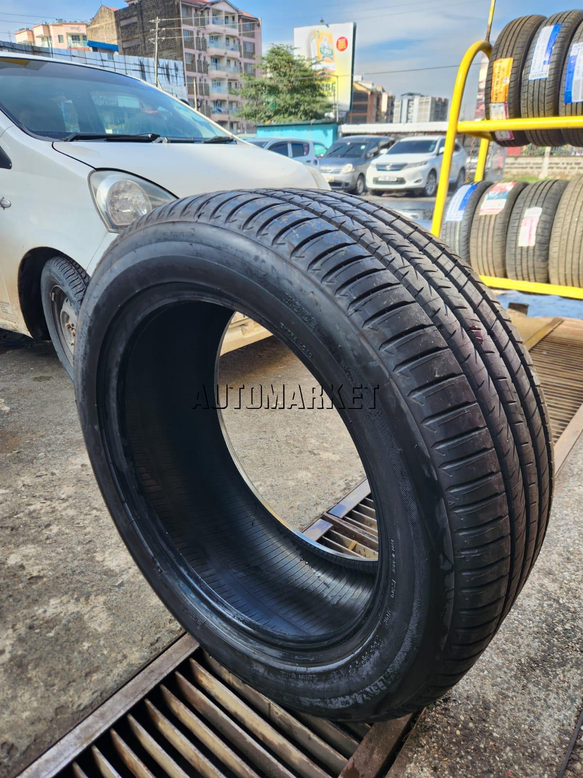 265/50R20 Bridgestone Alenza 001 SUV Tyre
