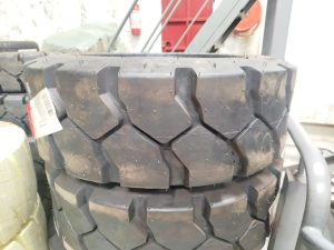 28x9-15 Alliance forklift tyre 14PR tube type India Kenya