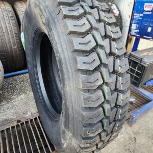 9.5R17.5 Taitong Truck Tyre (China)