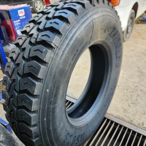 9.5R17.5 Taitong Truck Tyre (China)
