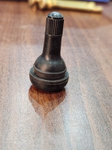 TR15 rubber tyre valve nozzle for tubeless tyre inflation and wheel servicing in Kenya