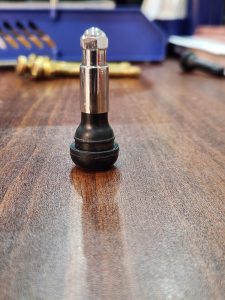Metallic tubeless tyre valve nozzle for tyre inflation and wheel servicing in Kenya