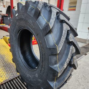 340/80R18 (12.5/80R18) Roadhiker Industrial Tyre from China